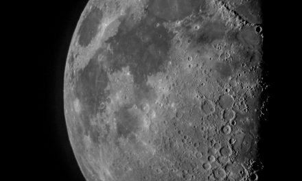 ¡Descubren agua en la Luna! Sería el descubrimiento más importante en la historia