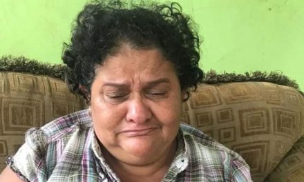 Madre hondureña suplica por hija y nieta a sicarios del Cártel del Golfo (video)