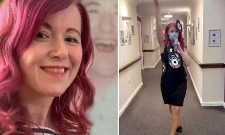 Despiden a maestra… su único ‘pecado’ fue alentar a sus alumnas de 15 años a posar en topless
