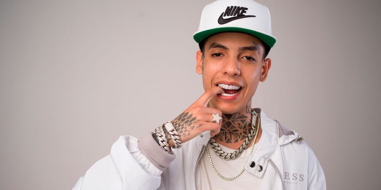 No soy un objeto: Natanael Cano se niega a tomarse fotos con fans
