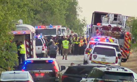 Sazonaron cuerpos de los migrantes muertos en Texas para no oler