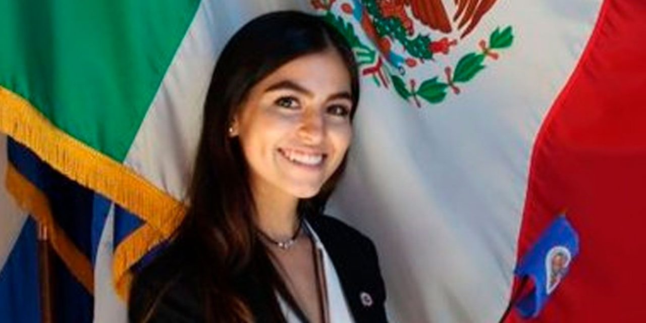 Joven estudia Derecho… termina divorciando a sus padres; caso se vuelve viral