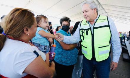Inician puente peatonal en Saltillo