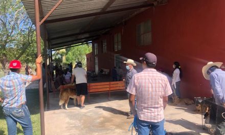 Brigada de servicios veterinarios llega a San Juan de la Vaquería
