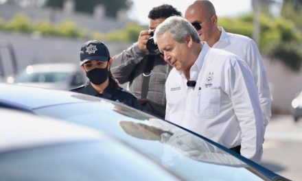 Exhorta Chema Fraustro a tomar conciencia al conducir