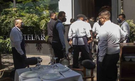 Piden dos copas de whisky y les cobran 13 mil pesos en San Pedro, N.L