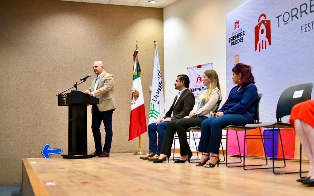 Román Cepeda promueve el emprendimiento en Torreón