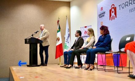 Román Cepeda promueve el emprendimiento en Torreón