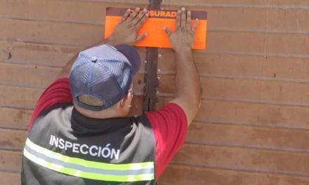 Clausuran en Torreón bodega por olores fétidos