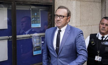 Kevin Spacey se declara ‘no culpable’ de abuso sexual e irá a juicio en Reino Unido