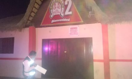 Clausuran restaurante; se apoderaba de banquetas en Torreón