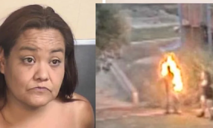 ¡Imágenes fuertes! Mujer arroja gasolina y le prende fuego a un hombre en California (Video)