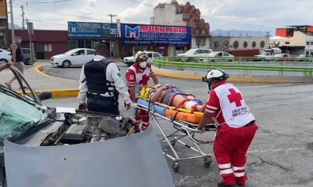 Mujer termina en el hospital tras accidente en Saltillo