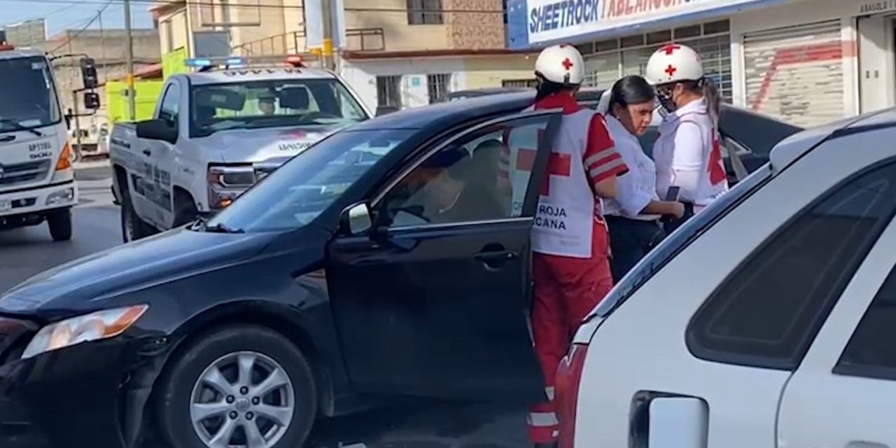Una distracción ocasiona un aparatoso choque en Saltillo