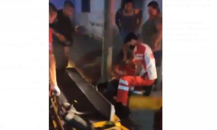 Mujeres la mandan al hospital al agredirla con un bat en Acuña