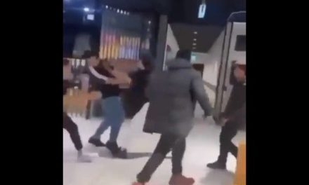 Imágenes fuertes: Hombre es asesinado en Australia tras ser cortado con un cuchillo (Video)