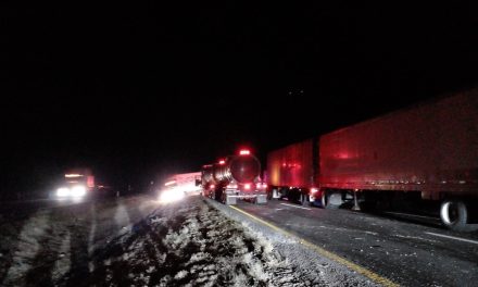 Víctima fatal en Los Chorros; trailero muere aplastado por su unidad