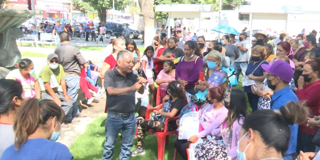 Campesinos y comerciantes acuden a presidencia municipal de Saltillo para solicitar apoyo