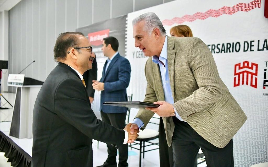 Abogados reconocen a Román Cepeda en Torreón