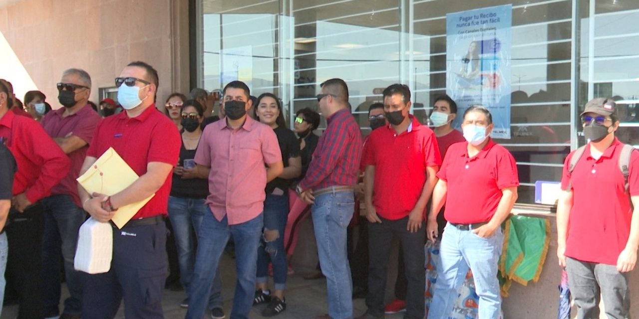 Telefonistas realizan un paro de labores en Saltillo