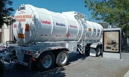 Decomisan 2 pipas de diésel en Saltillo