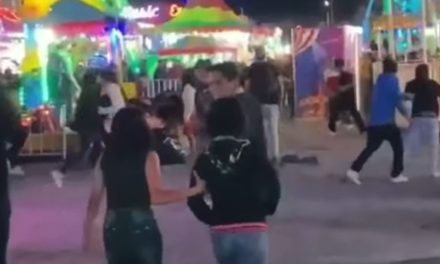 Les ‘va como en feria’: se agarran a golpes en la Feria de Saltillo (Video)