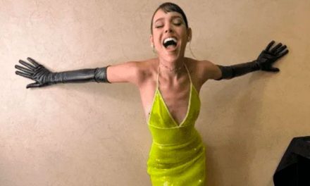 Danna Paola preocupa al lucir delgadez extrema en los Premios Juventud (fotos)