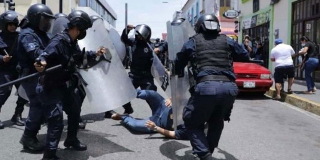 Maestros de Tabasco acusan represión por parte grupo antimotines (video)