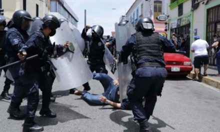 Maestros de Tabasco acusan represión por parte grupo antimotines (video)