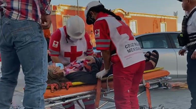 Mujer de la tercera edad resulta lesionada tras accidente en Saltillo
