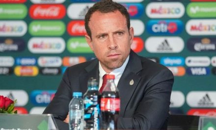 Ruedan cabezas en el ‘Tri’ tras fracasos de selecciones; Torrado y ‘Lucho’ Pérez fuera