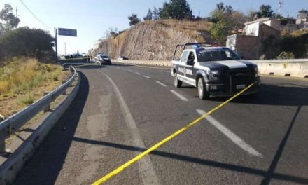 Tras volcadura en la Saltillo-Monterrey hombre se niega a ser trasladado al hospital