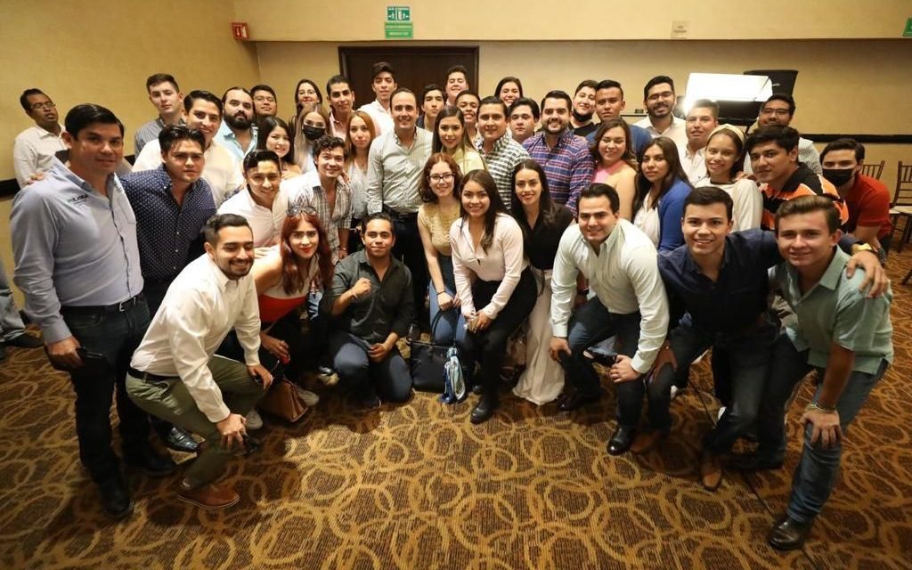 Manolo Jiménez presenta actividades del Mes de la Juventud en Coahuila