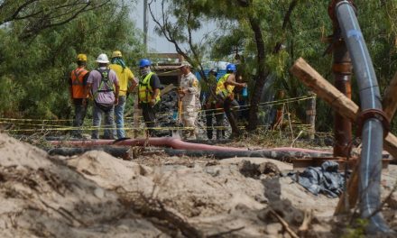 Desmienten a AMLO familias de mineros: no todas aceptaron frenar rescate, declaran