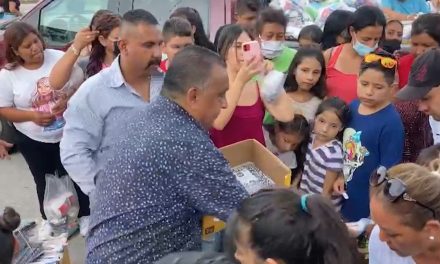 Inicia UNTA entrega de útiles escolares en Saltillo
