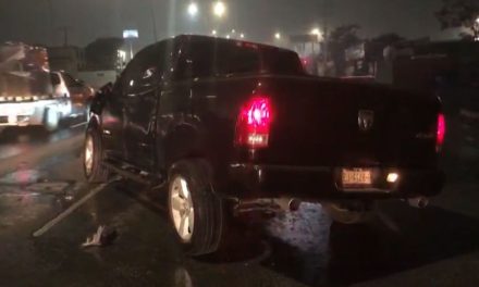 La mala combinación de lluvia y alcohol lo hacen volcar en Saltillo
