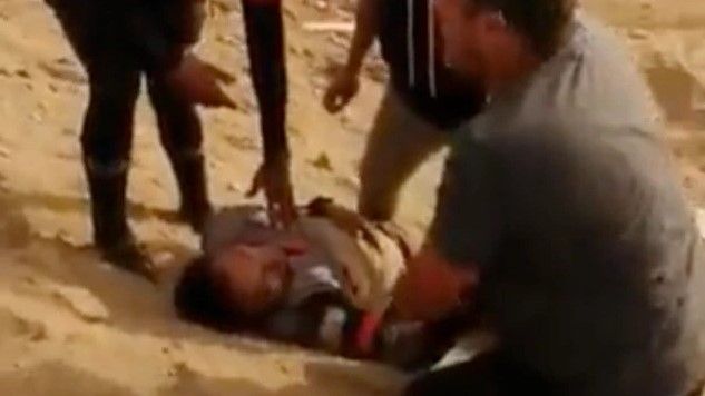 Jugadores chilenos golpean a un árbitro y lo lanzan a un barranco (video)