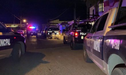 Saltillo: Mujer pide ayuda porque su esposo la agredió; entran pandilleros y lo matan
