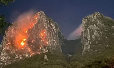 Monterrey en alerta: Se incendia el Cerro de la Silla