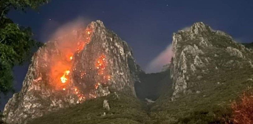 Monterrey en alerta: Se incendia el Cerro de la Silla