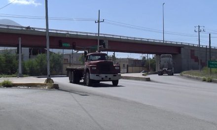 Transportistas de Coahuila son extorsionados al ingresar a Nuevo León; les piden ‘moche’ de 15 mil pesos