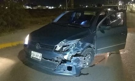Borracho se estrella contra una pared en Saltillo