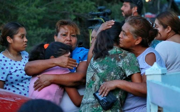 ¿100 mil pesos o hacer el trabajo para rescatar los cuerpos? Autoridades les dieron a elegir a familiares de mineros