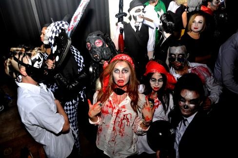 Este año podría regresar el baile de Artes Plásticas en Halloween