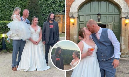 Humildad nivel Keanu Reeves: lo invitan a una boda y va