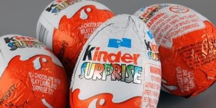 La desagradable sorpresa de una familia al comprar un ‘huevito Kinder’; encontraron un gusano vivo (video)