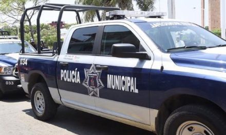 Policía de Saltillo se convierte en héroe; le salva la vida a un bebé que no respiraba
