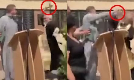 ¡Ni tan santos! Sacerdotes de Ucrania y Rusia pelean a golpes en pleno funeral (video)