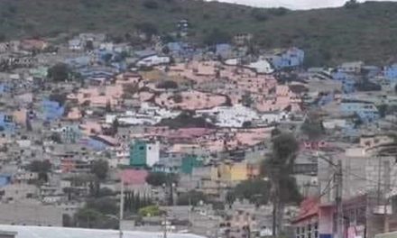 Pintamos toda la casa… así luce el rostro gigante de un Dr. Simi en casas de Ecatepec