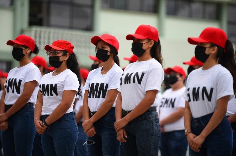 Diputados podrían obligar a las mujeres a que realicen el servicio militar